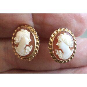 Vintage 10K GOLD Carved Shell CAMEO EARRINGS Screw Backs Scalloped Frames Signed